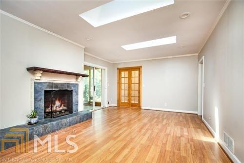 Foto del edificio - 3113 Roberta Dr NW