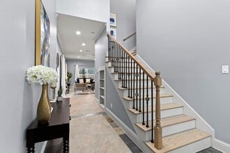 Building Photo - 2209 Silverbonnet St