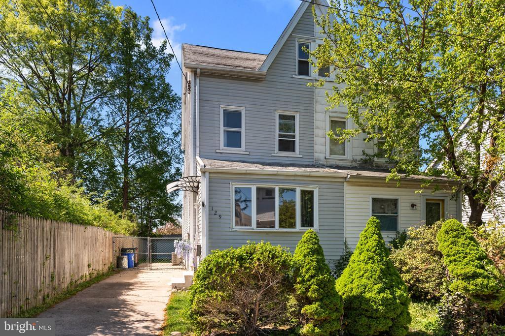 Foto principal - 129 Blake Ave