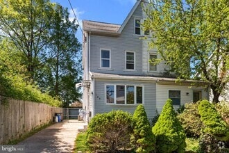 Building Photo - 129 Blake Ave
