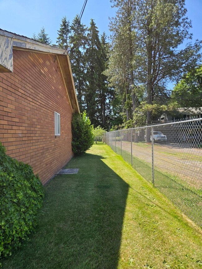Foto del edificio - 2904-2906 Borst Ave