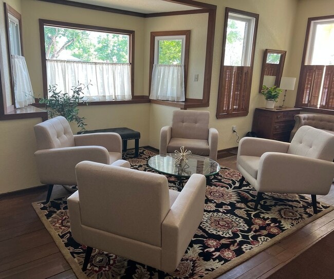 Building Photo - Downtown Whitefish 3BR/2 BA Furnished Hous...