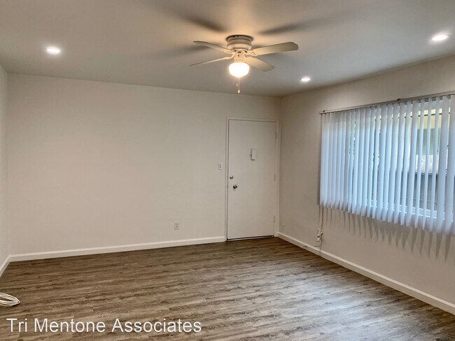 Building Photo - 3860 Mentone Ave