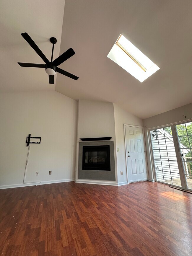Image showcasing Washington Green Condominiums Apartments for Rent with High Ceilings ...