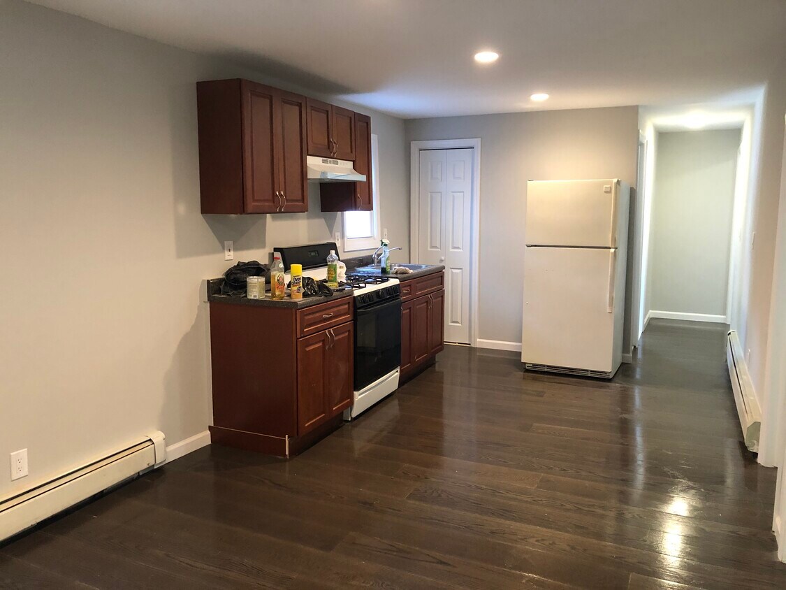 Brand New Kitchen - 77 E Jersey St
