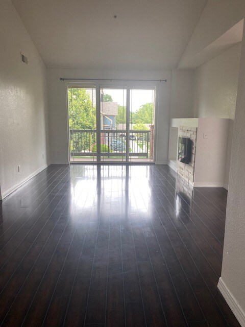 Foto del edificio - 2133 Krisron Rd