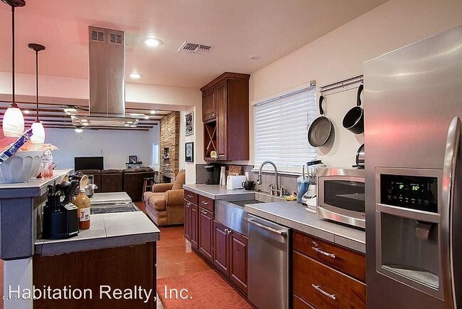 Foto del edificio - 2125 N Treat Ave
