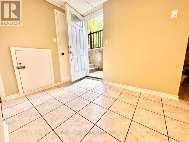 Building Photo - 159 Cocksfield Ave