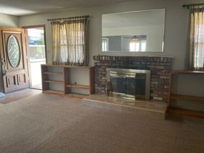Foto del edificio - 5 bed 2 Bathroom in Riverside