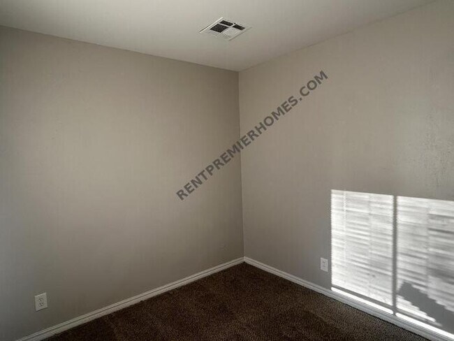 Building Photo - 9310 East 49th St. Tulsa OK 74145