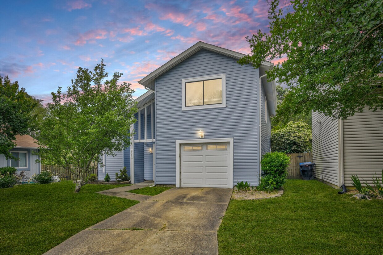 Primary Photo - 928 Appleby Ct