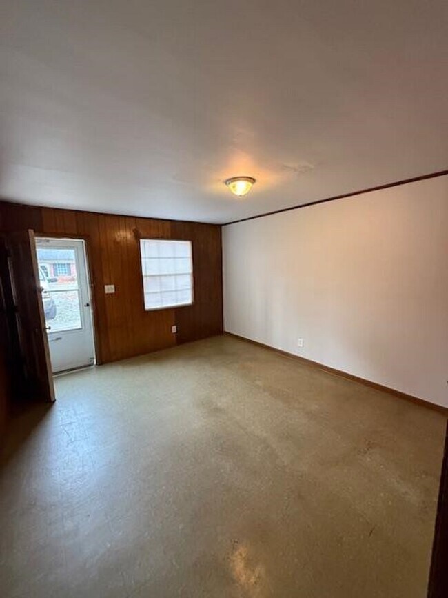 Foto del edificio - 230 Liberty Rd