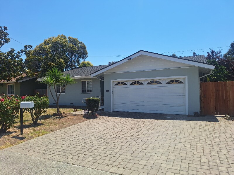 Foto principal - 333 Dahlia St