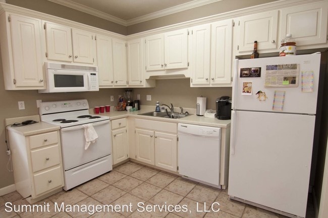 Building Photo - 2109 Harris Dr