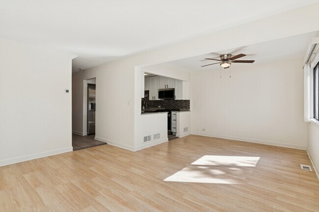 Foto del edificio - 749 Lakeview Point