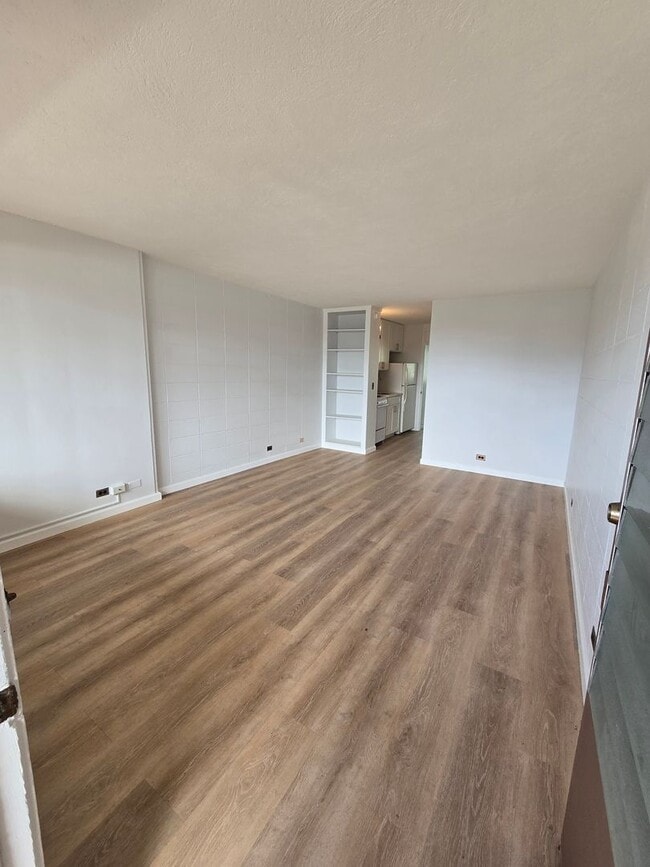 Newly Renovated 1 Bedroom/1 Bathroom Available Now - Newly Renovated 1 Bedroom/1 Bathroom Available Now Apartment