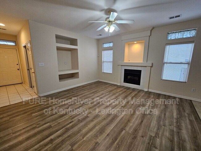 Foto del edificio - 2616 Crystal Falls Rd