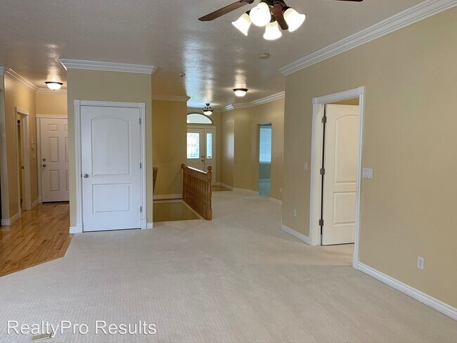 Building Photo - 4 br, 3 bath House - 3319 N. 660 E.