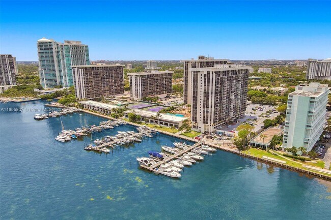 Foto del edificio - 1901 Brickell Ave