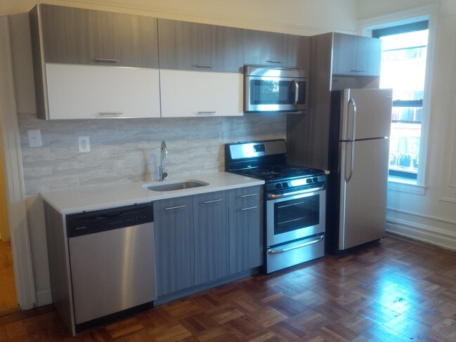 Foto del edificio - 879 Lenox Rd