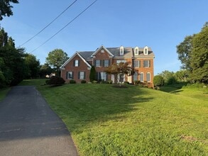 Building Photo - 6634 Brawner St
