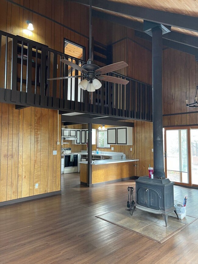 Foto del edificio - Magalia- 3 bedroom 2 bathroom, 2 story, detached garage, extra lot available