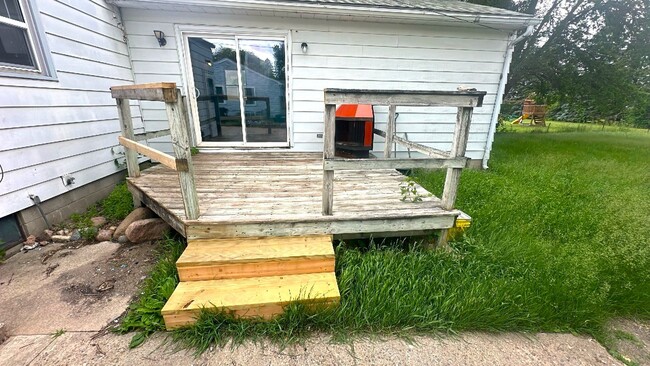 Building Photo - FOR RENT- Adorable 2 bed 1 bath in Washbur...