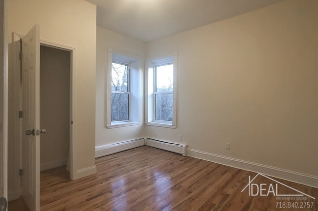 Building Photo - 363 Grand Avenue #3DR