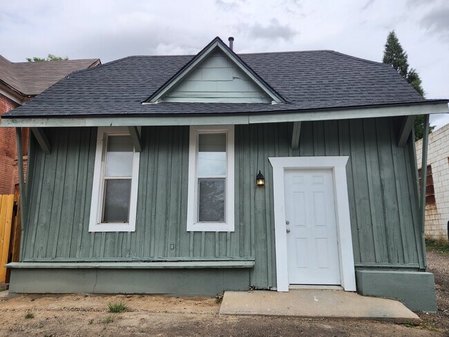 Foto del edificio - 721 E 8th St