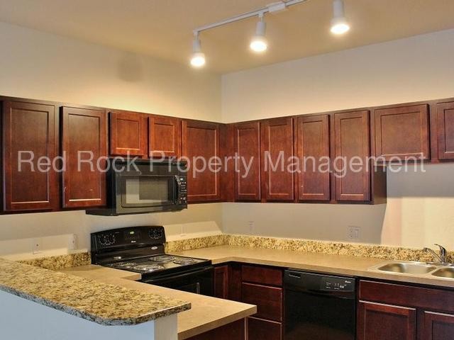 Building Photo - 1070 Rustic Lodge Lane