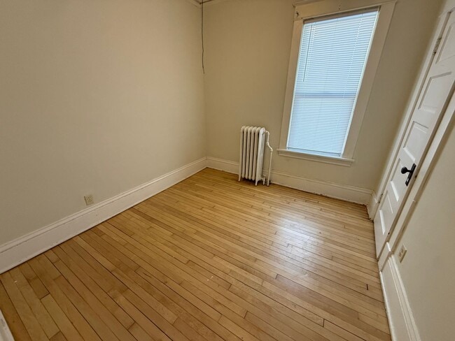 Building Photo - 1068 N Woodbridge St