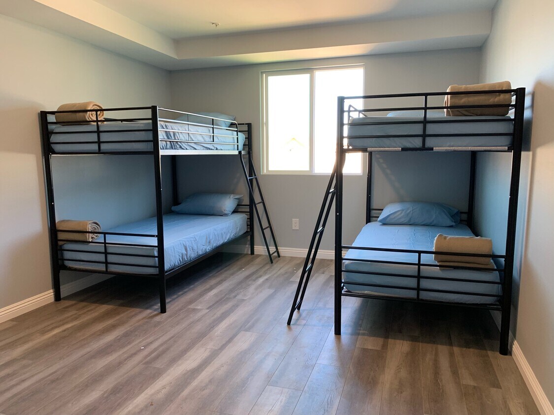 902 W 76th St Townhomes in Los Angeles, CA Westside Rentals