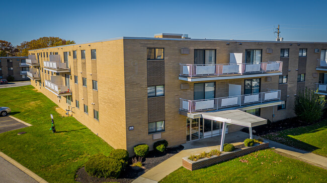 Foto del edificio - Randall Park Apartments