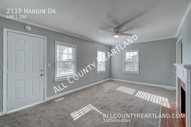 Foto del edificio - 2119 Hardin Dr