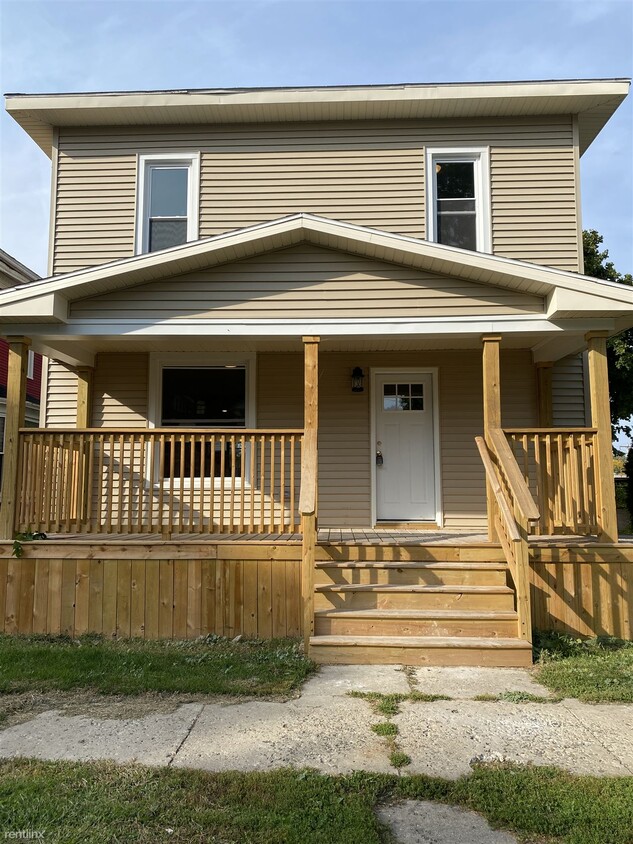 Primary Photo - 3 br, 2.5 bath House - 208 West Center Street