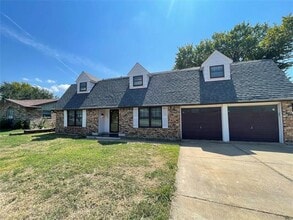 Building Photo - 2612 Avenida Loop