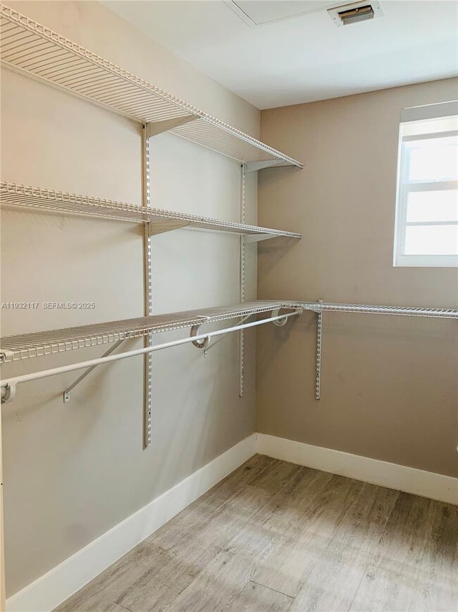 Foto del edificio - 1100 10th St