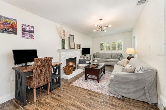 Building Photo - 2721 E Marks St