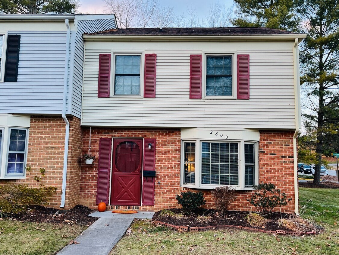 Primary Photo - 3 Bedroom 2.5 Bathroom Townhouse