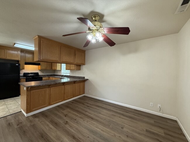 Foto del edificio - 592 E 5th Ave