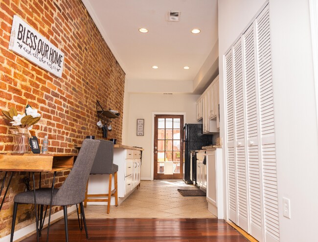 Foto del edificio - 222 Florida Ave NW