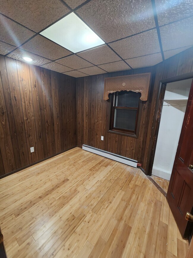Foto del edificio - 460 Avenue E