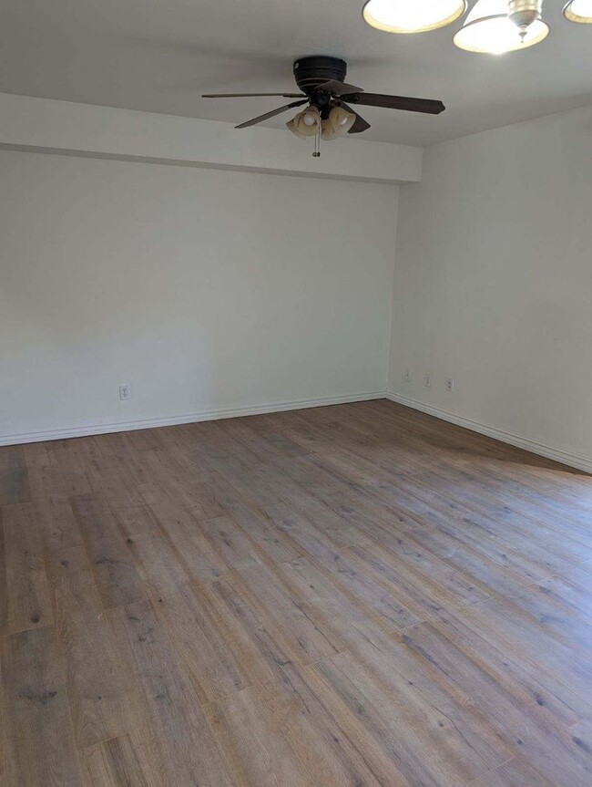Foto del edificio - Newly Remodeled One Bedroom/ One Bath Condo