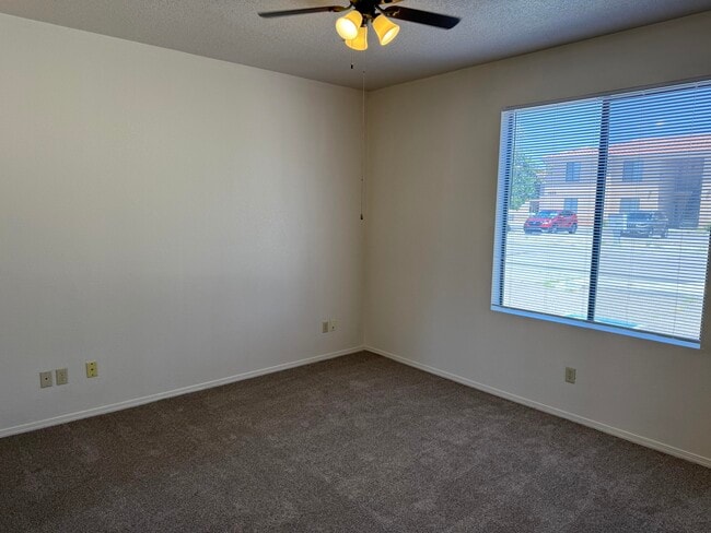 Building Photo - 4256 Sabana Loop SE