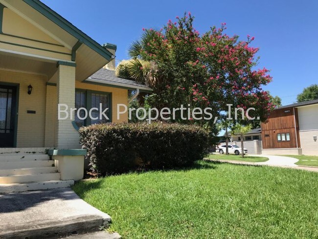 Building Photo - 1826 E Lee St