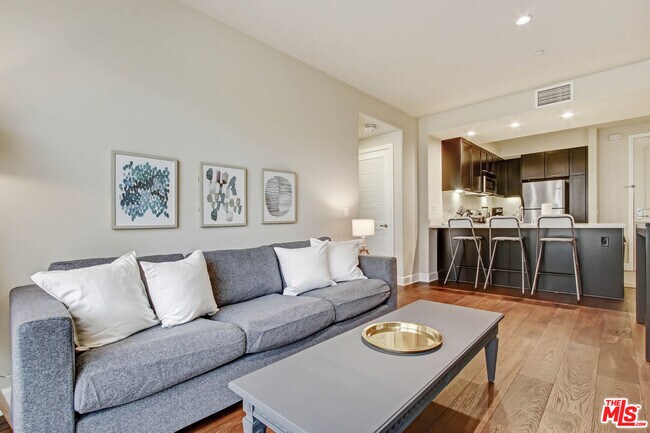 Foto del edificio - 589 Americana Way