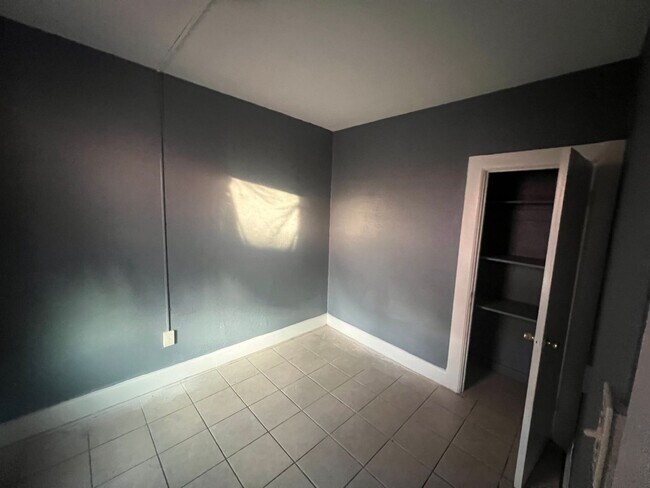 Foto del edificio - 2 Bedroom Lower Duplex Milwaukee