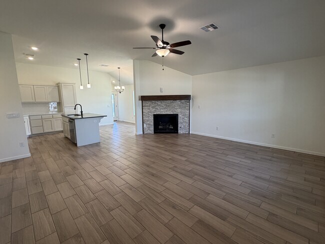 Foto del edificio - 18221 Austin Ct