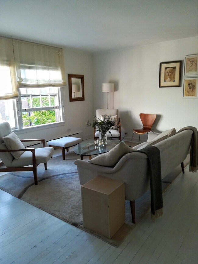 Foto del edificio - 1402 Hinman Ave
