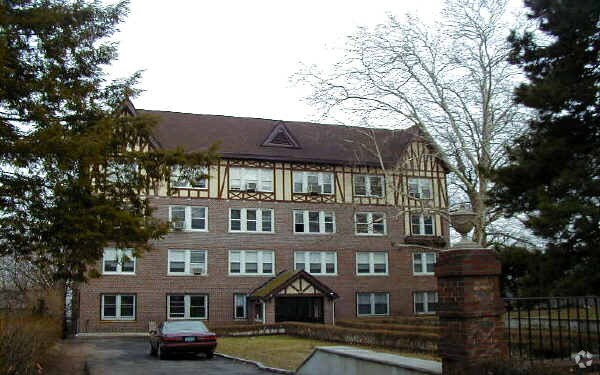 Los apartamentos de 573-575 Mount Prospect Ave - 573-575 Mount Prospect Ave